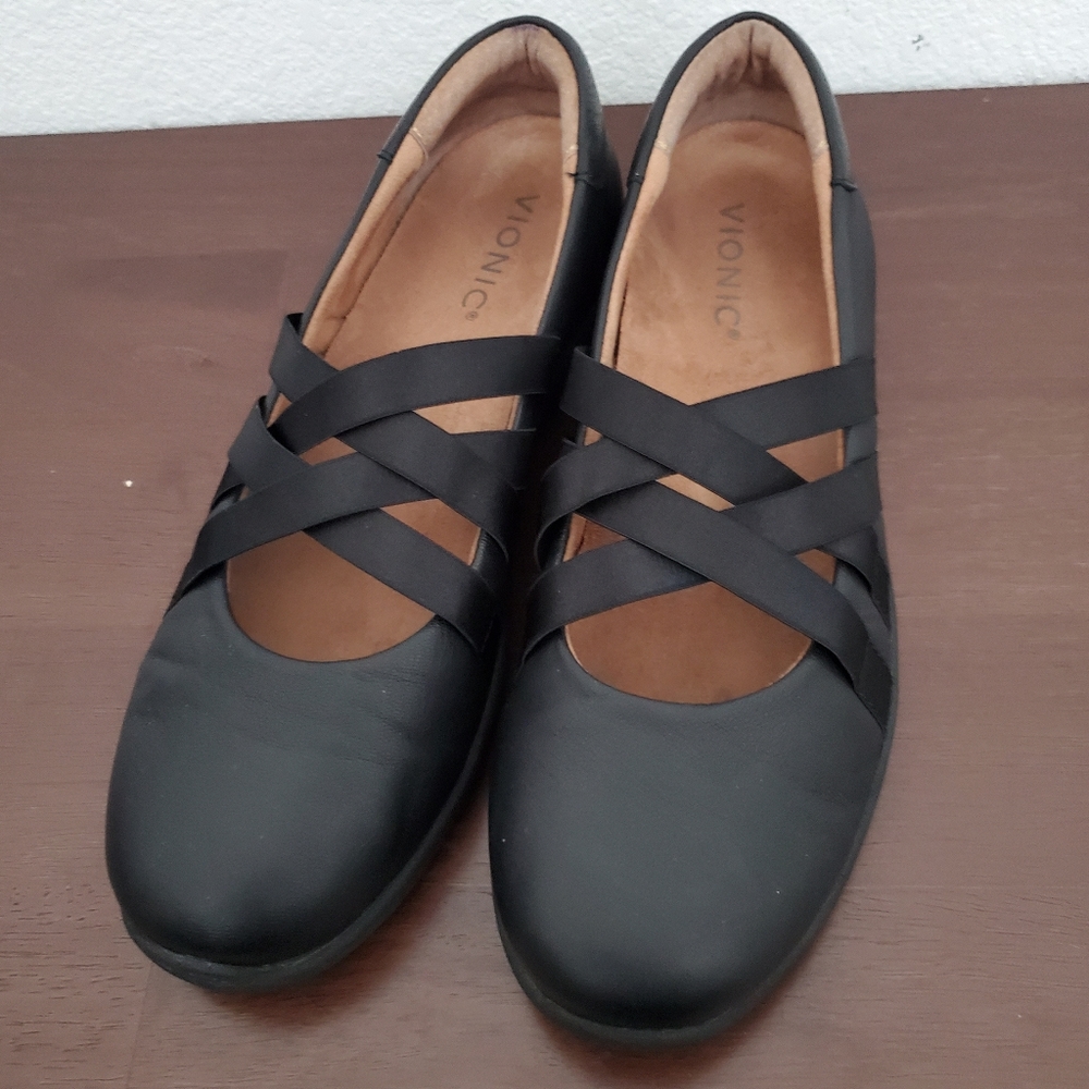 Vionic Arthopedic Leather  Shoe size 8.5